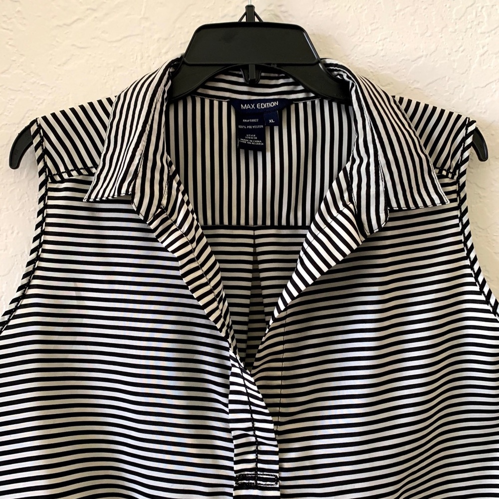 Stripes Sleeveless Blouse - Picture 3 of 6